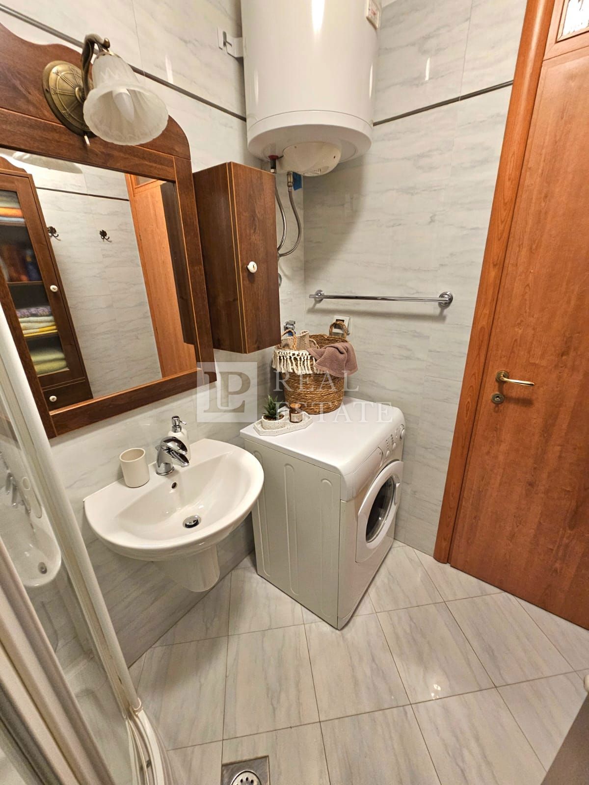 NOVI VINODOLSKI - Appartamento con 2 camere da letto in una posizione fantastica