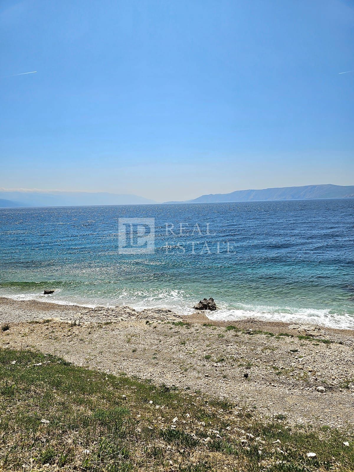 NOVI VINODOLSKI - terreno da investimento prima fila al mare