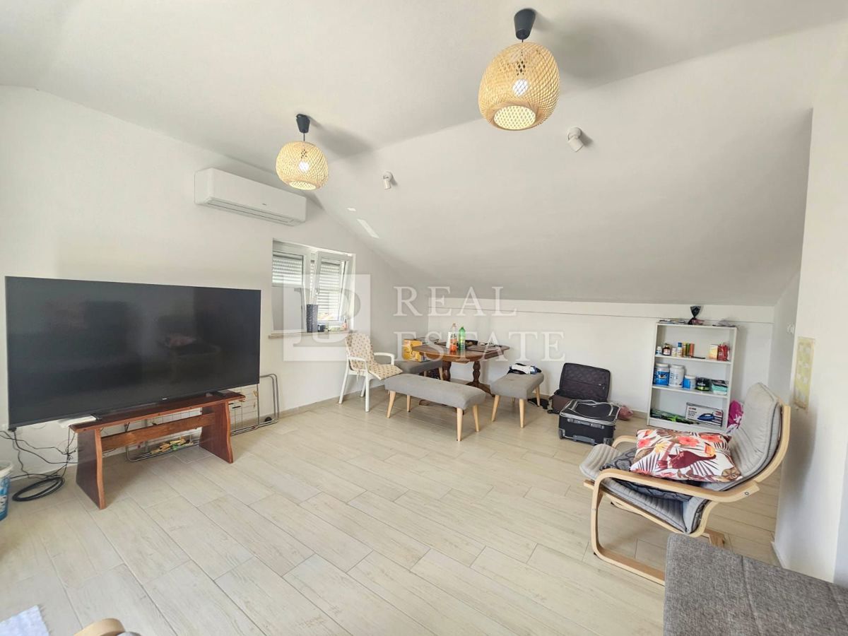 KRALJEVICA - VENDITA ESCLUSIVA - spaziosa casa con 4 appartamenti a 200 metri dal mare e dal centro