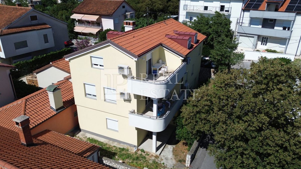 KRALJEVICA - VENDITA ESCLUSIVA - spaziosa casa con 4 appartamenti a 200 metri dal mare e dal centro