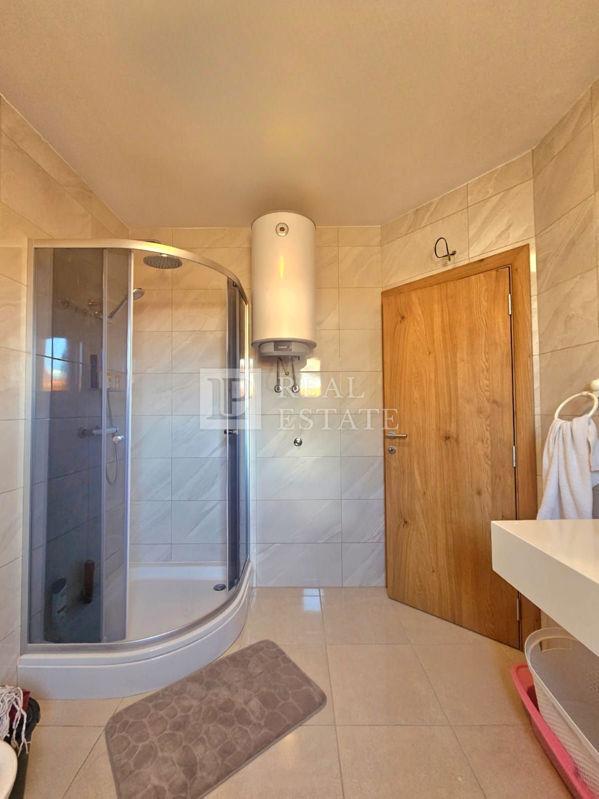 KRALJEVICA - VENDITA ESCLUSIVA - spaziosa casa con 4 appartamenti a 200 metri dal mare e dal centro