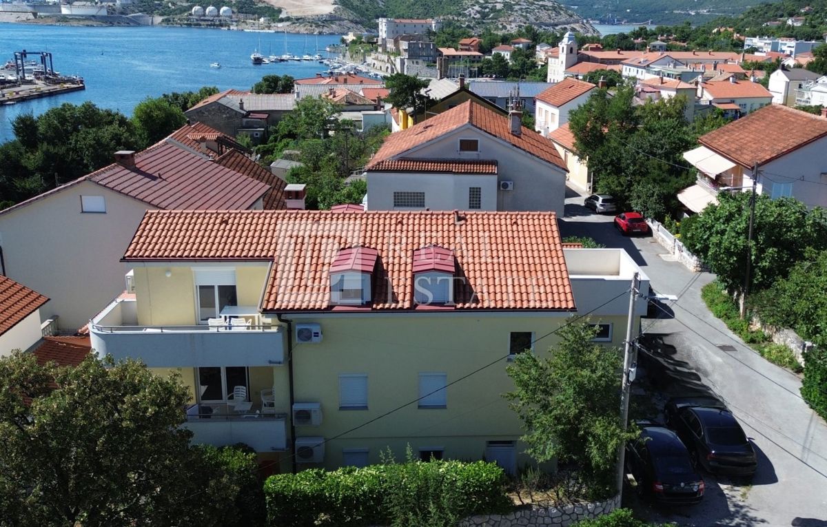 KRALJEVICA - VENDITA ESCLUSIVA - spaziosa casa con 4 appartamenti a 200 metri dal mare e dal centro