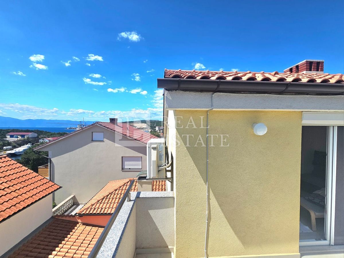 KRALJEVICA - VENDITA ESCLUSIVA - spaziosa casa con 4 appartamenti a 200 metri dal mare e dal centro