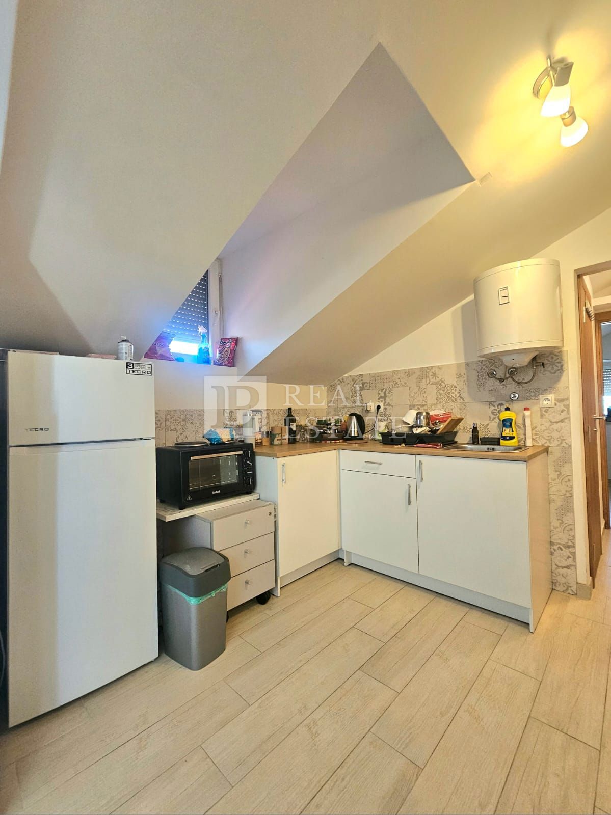 KRALJEVICA - VENDITA ESCLUSIVA - spaziosa casa con 4 appartamenti a 200 metri dal mare e dal centro