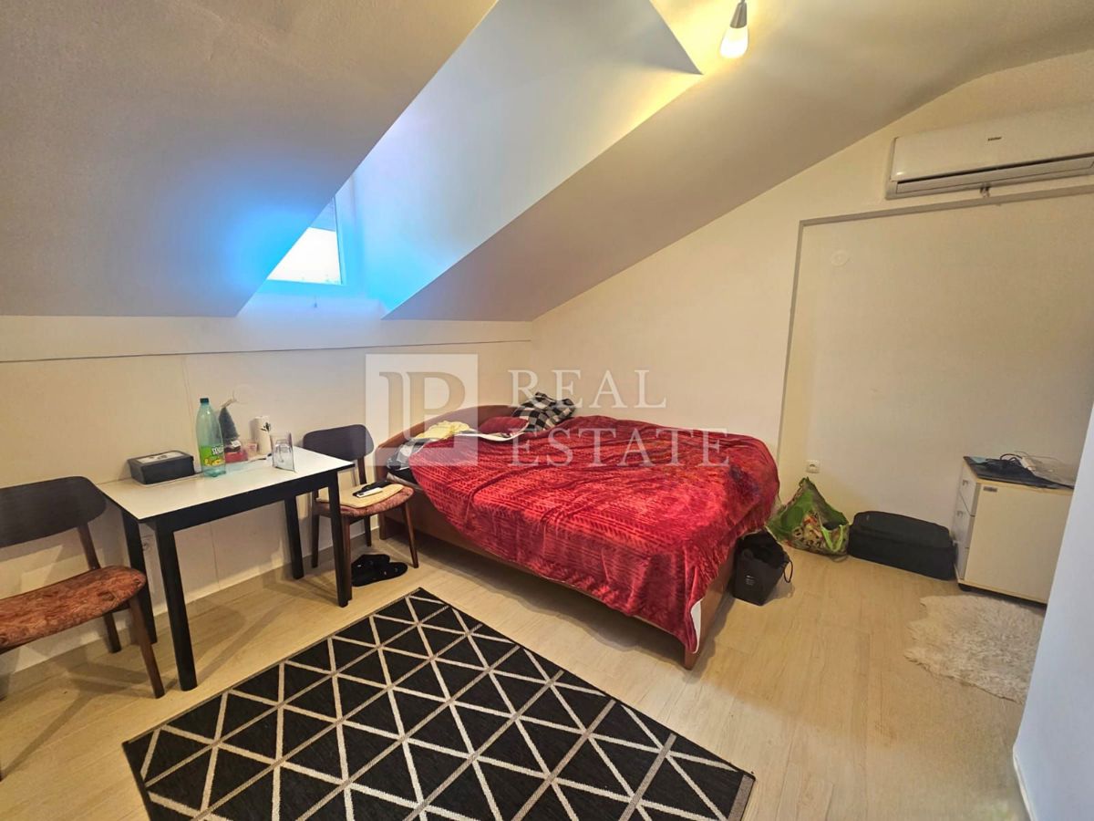 KRALJEVICA - VENDITA ESCLUSIVA - spaziosa casa con 4 appartamenti a 200 metri dal mare e dal centro