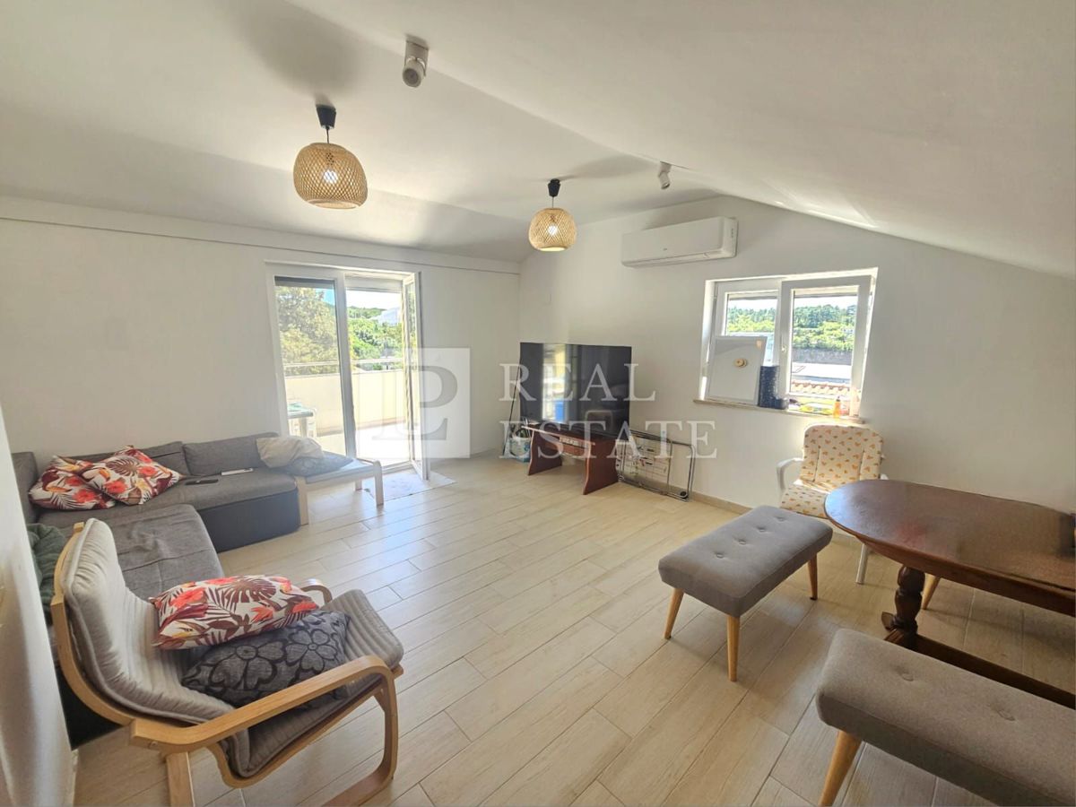 KRALJEVICA - VENDITA ESCLUSIVA - spaziosa casa con 4 appartamenti a 200 metri dal mare e dal centro