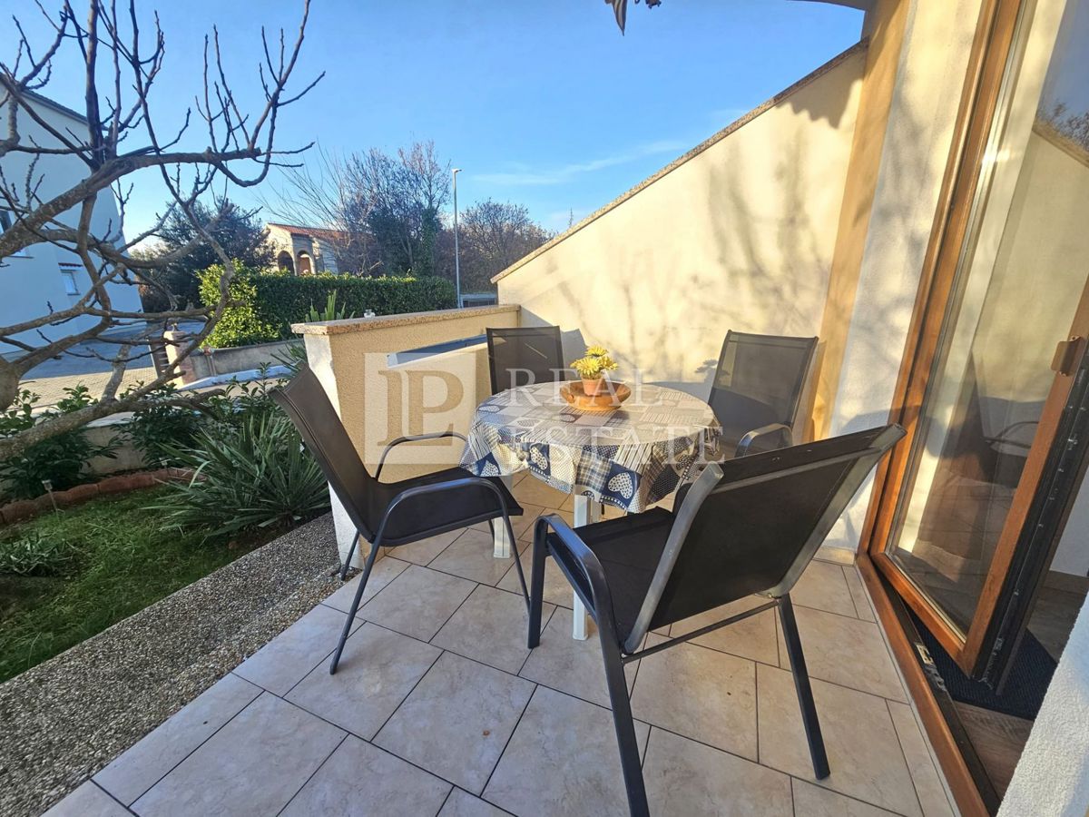 MALINSKA, ISOLA DI KRK - appartamento con una camera da letto arredato in stile moderno e con giardino