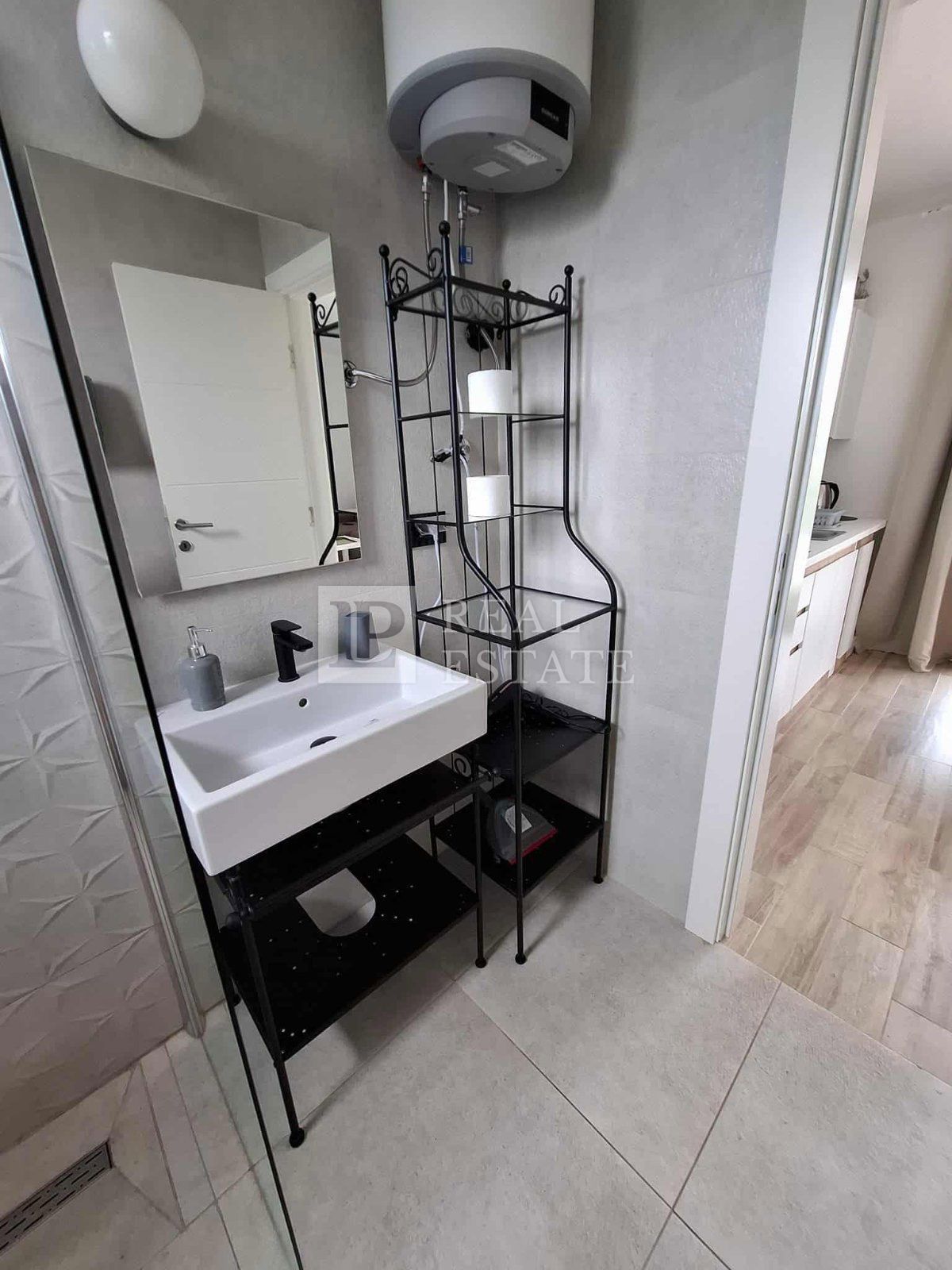 CRIKVENICA - nuova costruzione con quattro unità abitative