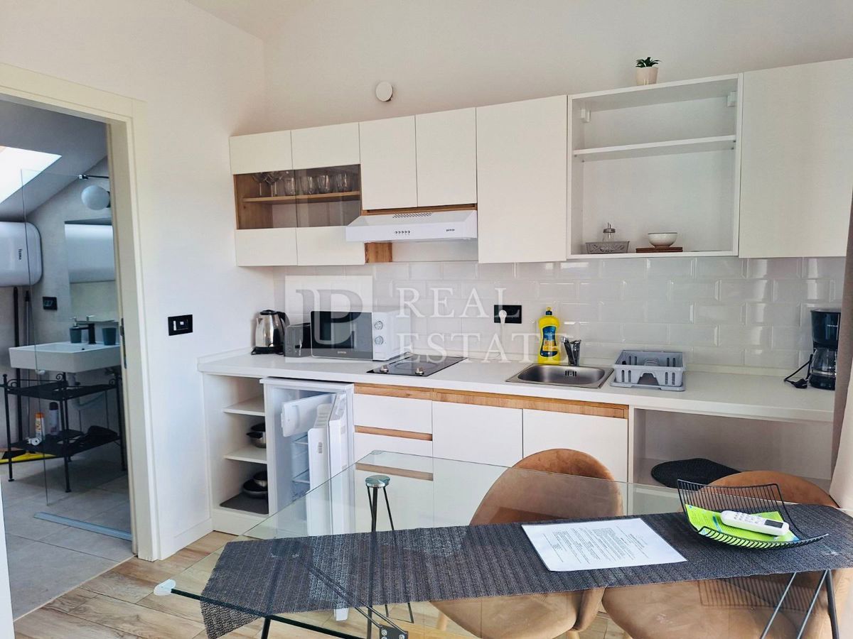 CRIKVENICA - nuova costruzione con quattro unità abitative