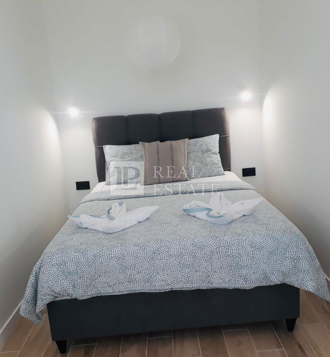 CRIKVENICA - nuova costruzione con quattro unità abitative