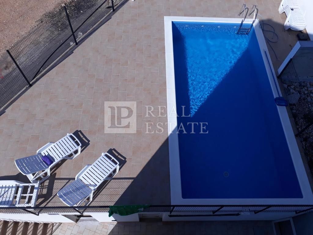 CRIKVENICA - nuova costruzione con quattro unità abitative