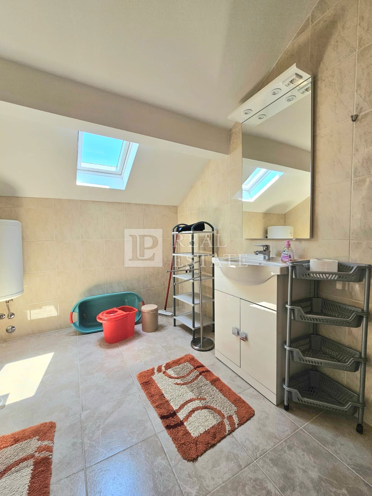 KLENOVICA - appartamento con parcheggio privato a 300m dal mare