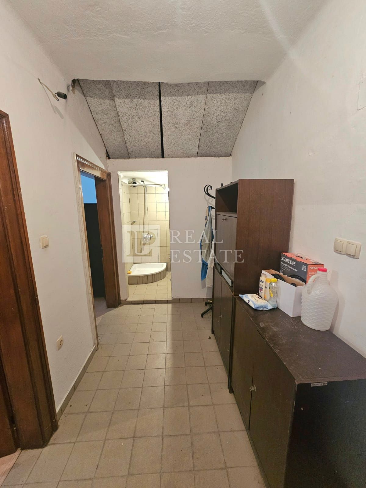 TRIBALJ - casa bifamiliare in posizione tranquilla