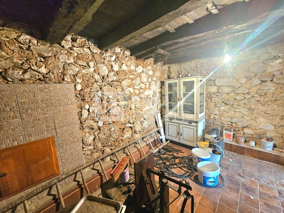TRIBALJ - casa bifamiliare in posizione tranquilla