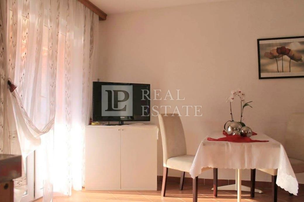 NOVI VINODOLSKI - condominio con servizio di ristorazione