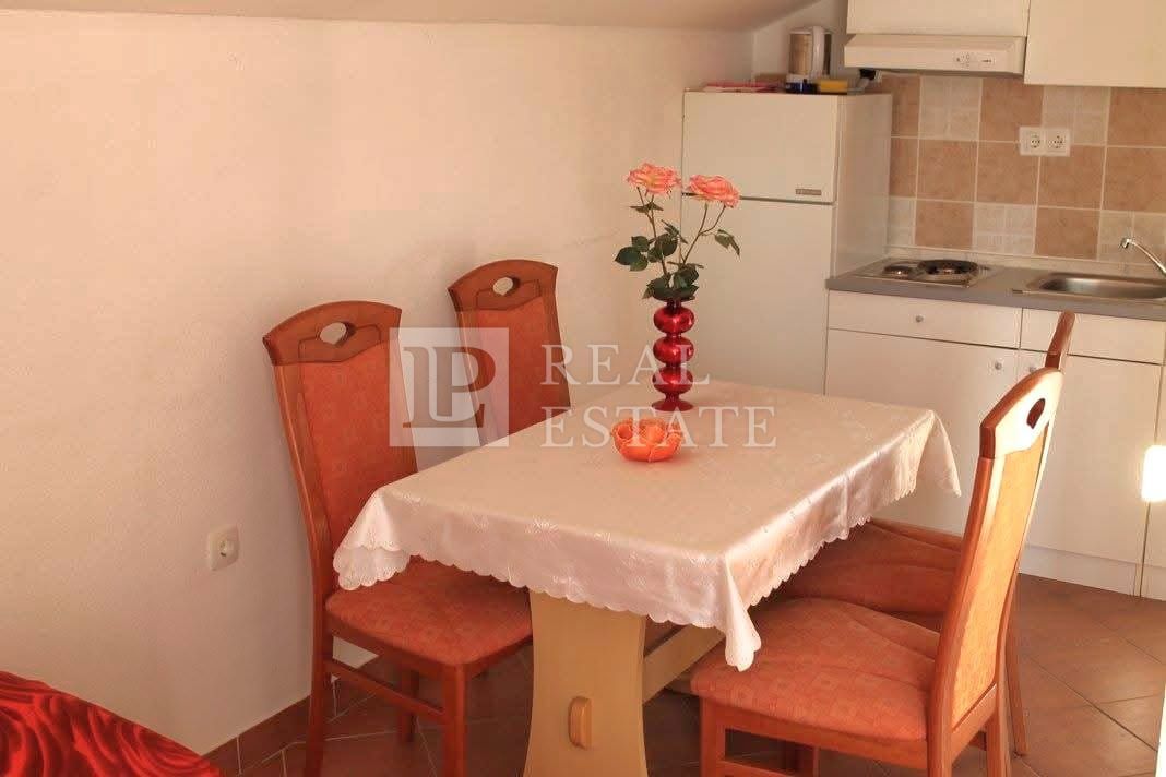 NOVI VINODOLSKI - condominio con servizio di ristorazione