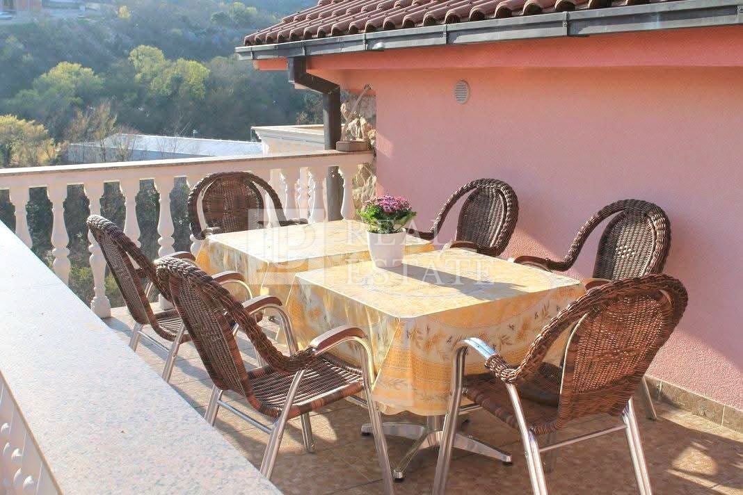 NOVI VINODOLSKI - condominio con servizio di ristorazione