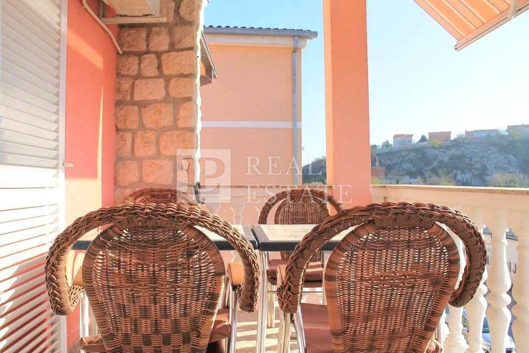 NOVI VINODOLSKI - condominio con servizio di ristorazione