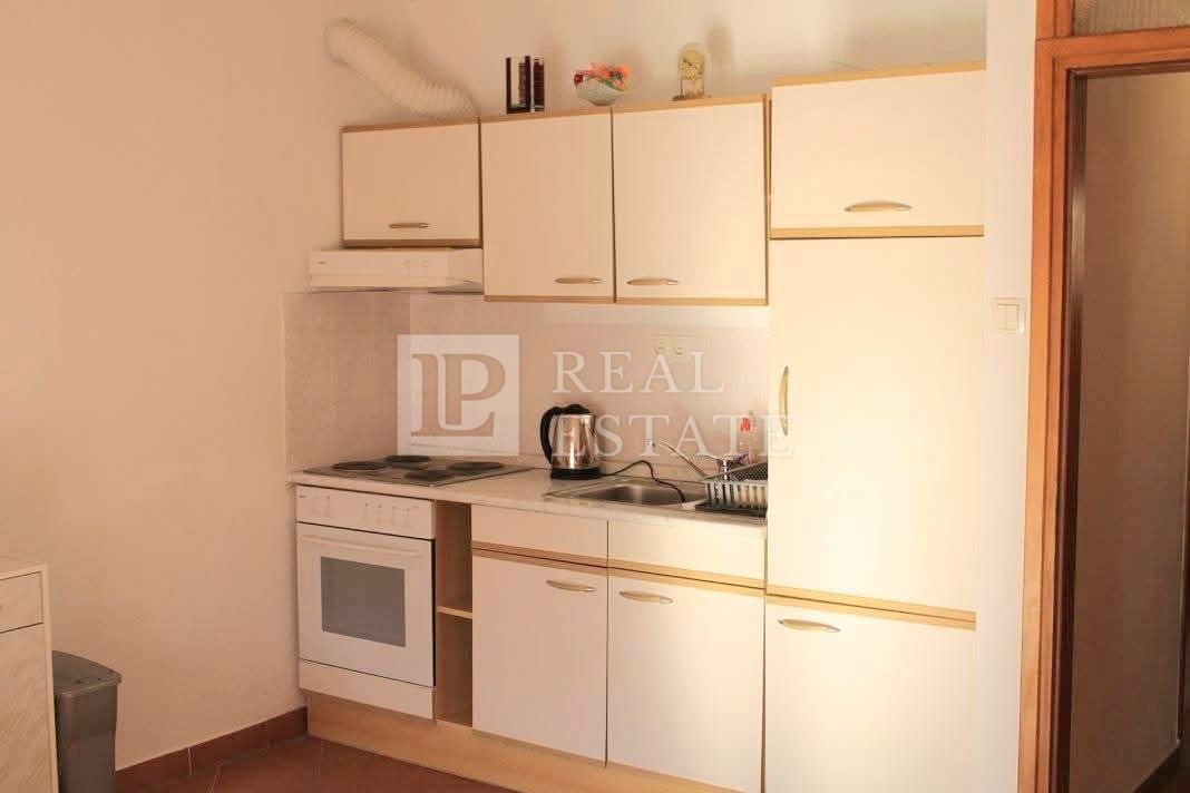 NOVI VINODOLSKI - condominio con servizio di ristorazione