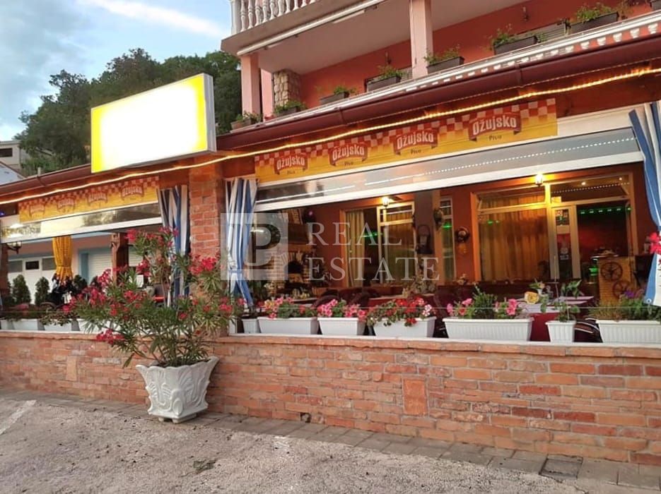 NOVI VINODOLSKI - condominio con servizio di ristorazione