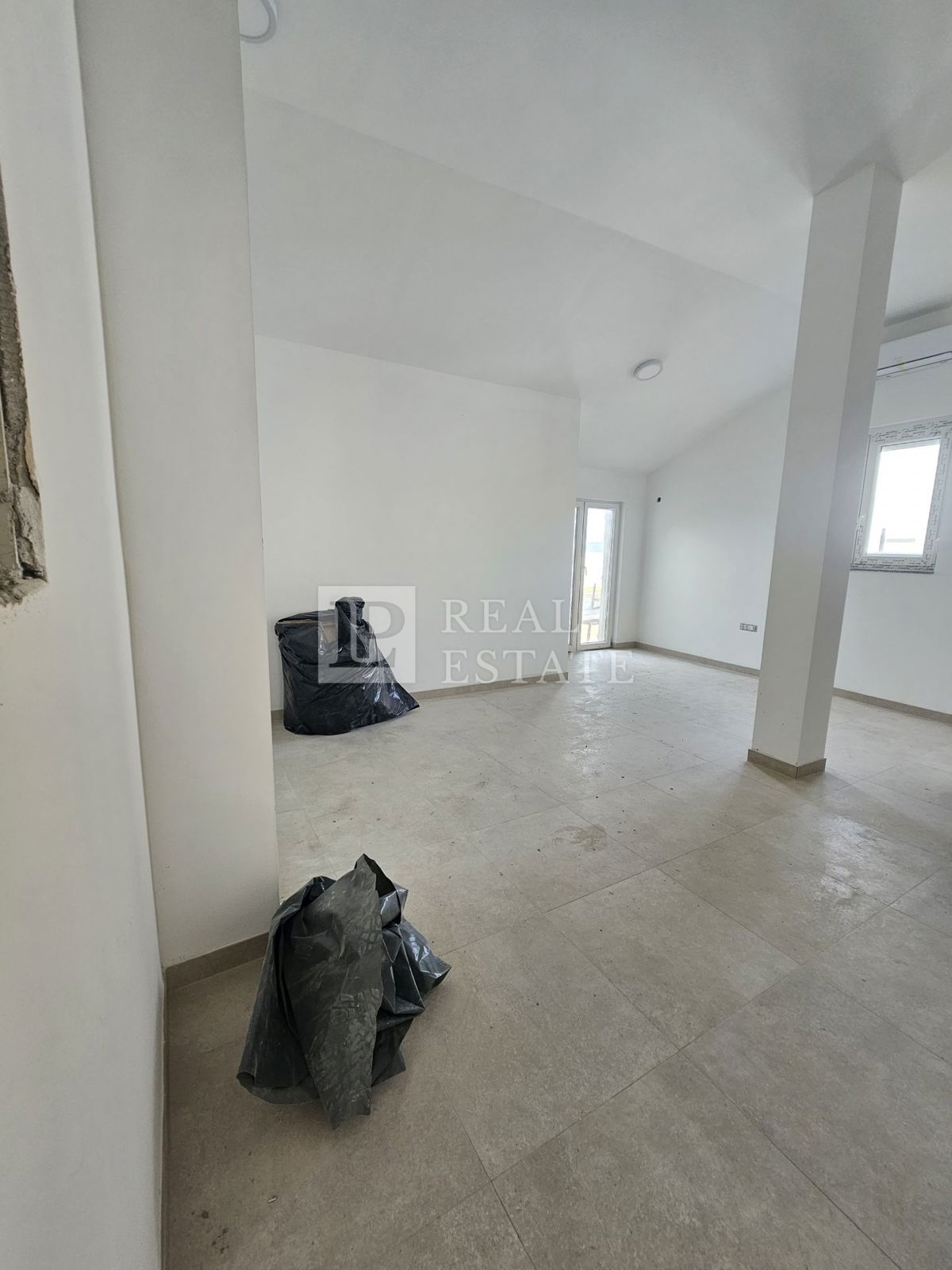 CRIKVENICA - appartamento con una camera da letto in una posizione trafficata