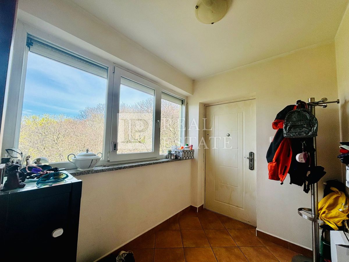 JADRANOVO – appartamento bilocale completamente arredato con splendida vista mare