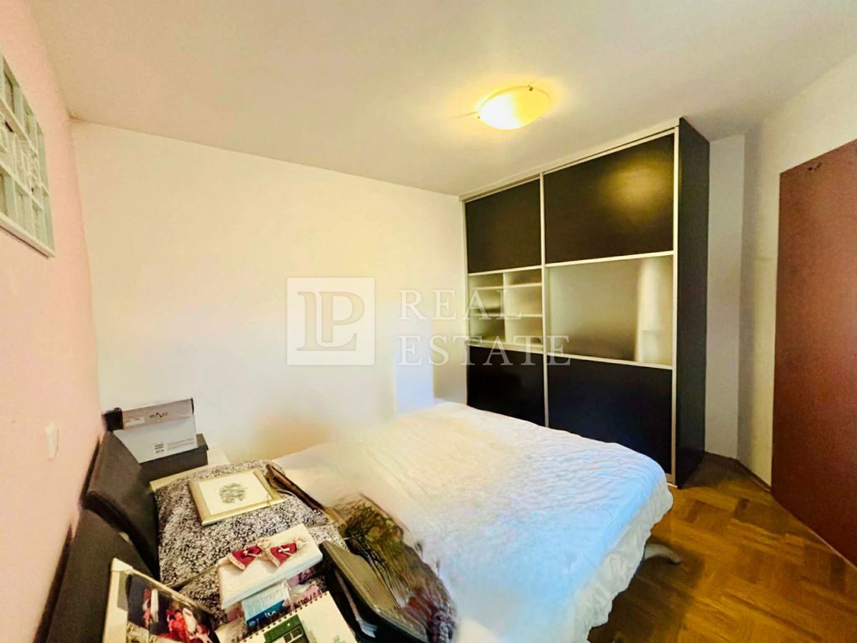 JADRANOVO – appartamento bilocale completamente arredato con splendida vista mare