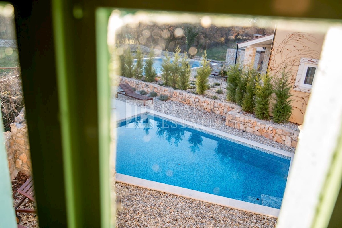 ISOLA DI KRK, VRBNIK - casa in pietra con piscina