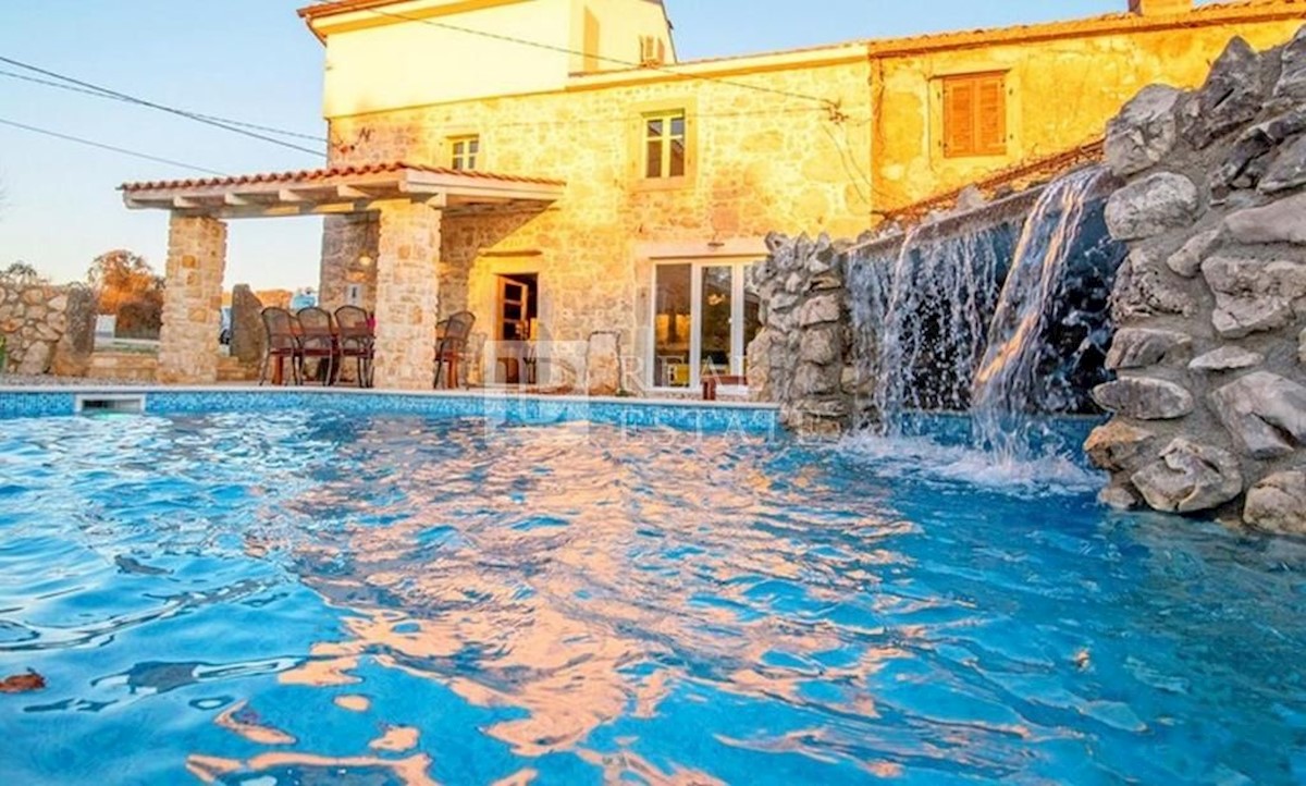 ISOLA DI KRK, VRBNIK - casa in pietra con piscina