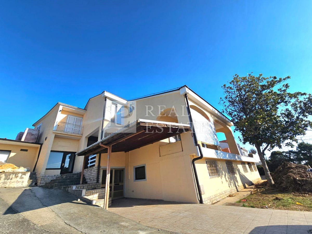 CRIKVENICA - appartamento in una posizione eccezionale