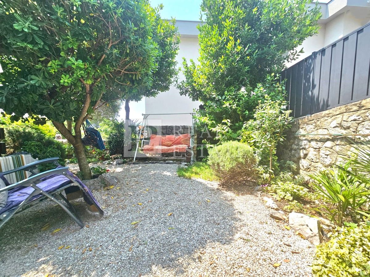 CRIKVENICA - appartamento con giardino privato a 80 metri dal mare