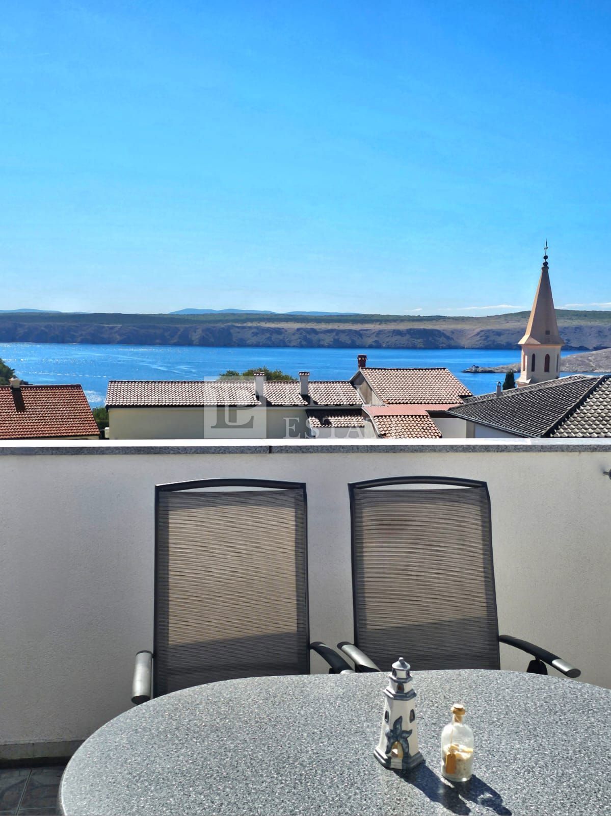 JADRANOVO - VENDITA ESCLUSIVA - quattro appartamenti con giardino e garage in centro