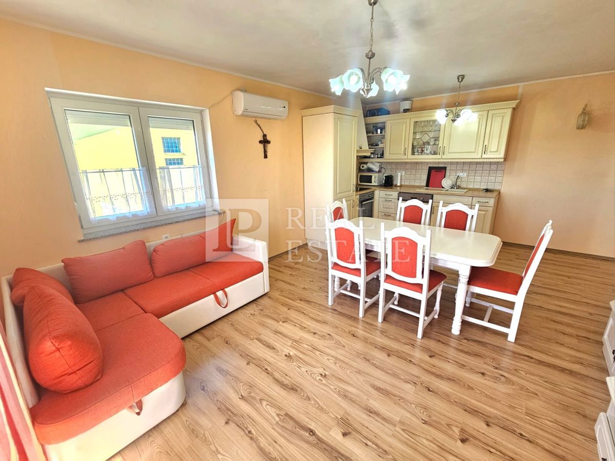 JADRANOVO - VENDITA ESCLUSIVA - quattro appartamenti con giardino e garage in centro