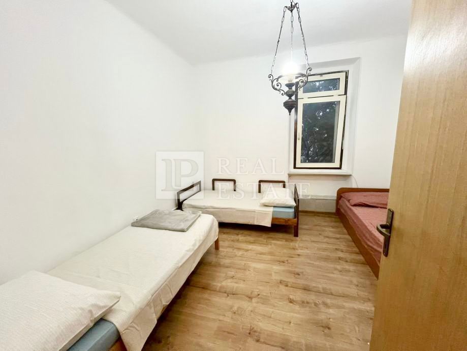 NOVI VINODOLSKI - due appartamenti a 100 m dal mare