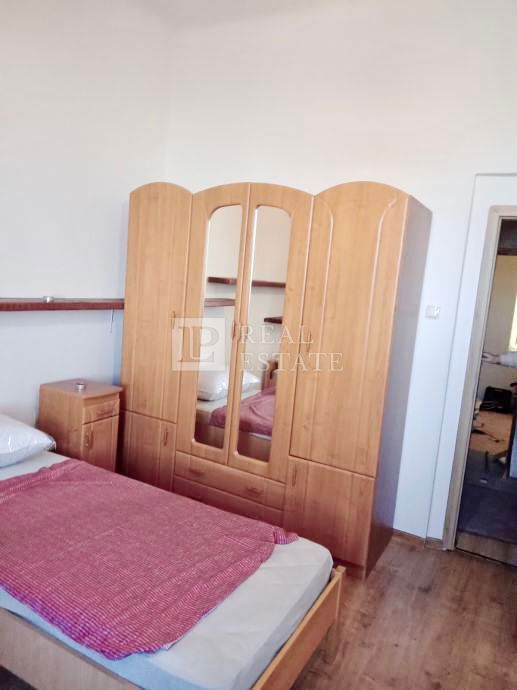 NOVI VINODOLSKI - due appartamenti a 100 m dal mare