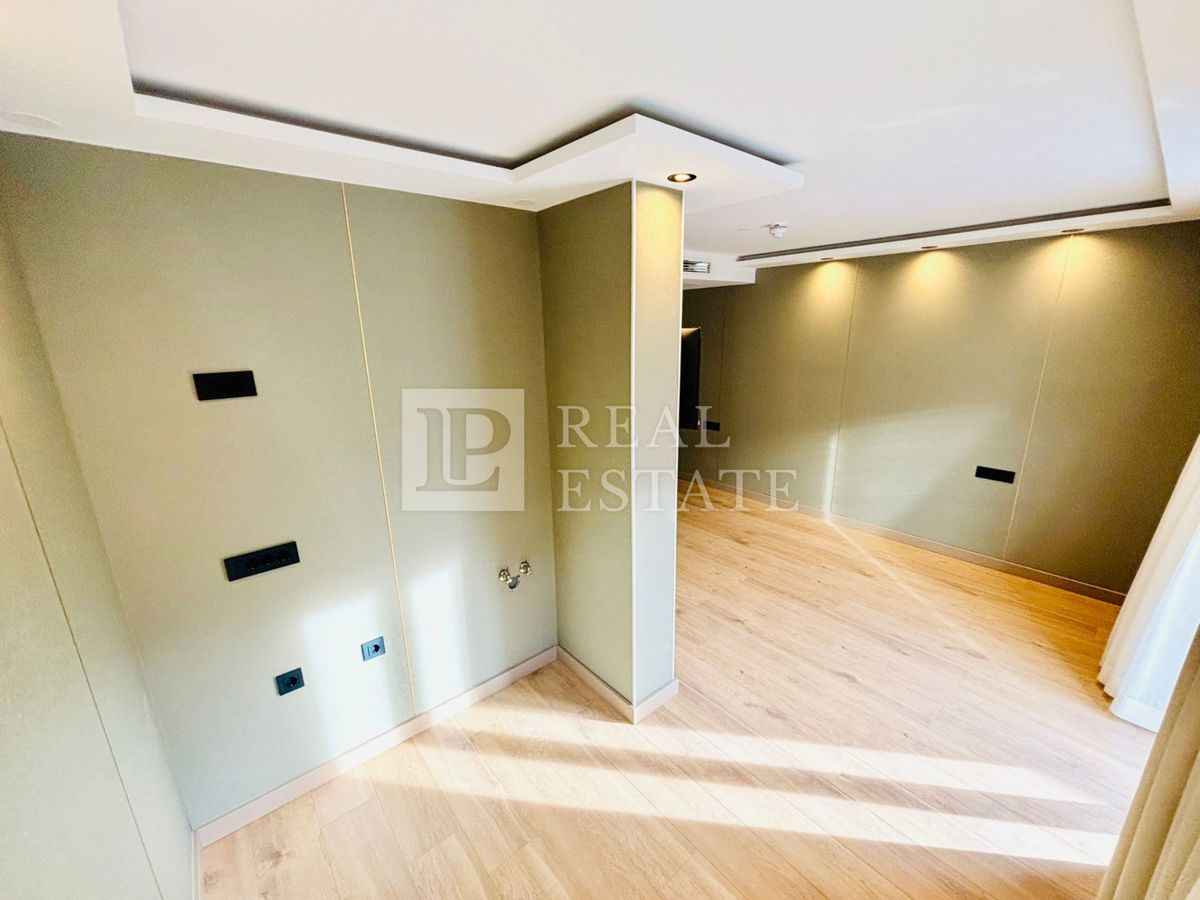 CRIKVENICA - lussuoso appartamento con balcone in un moderno edificio di nuova costruzione