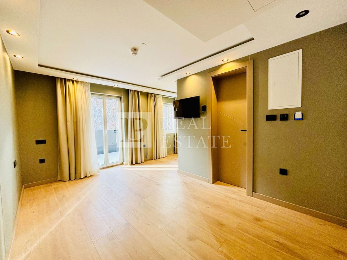 CRIKVENICA - lussuoso appartamento con balcone in un moderno edificio di nuova costruzione