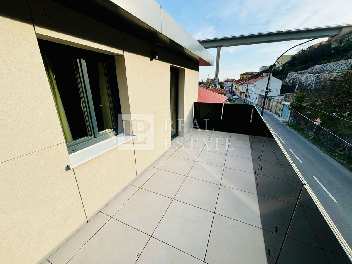 CRIKVENICA - lussuoso appartamento con balcone in un moderno edificio di nuova costruzione