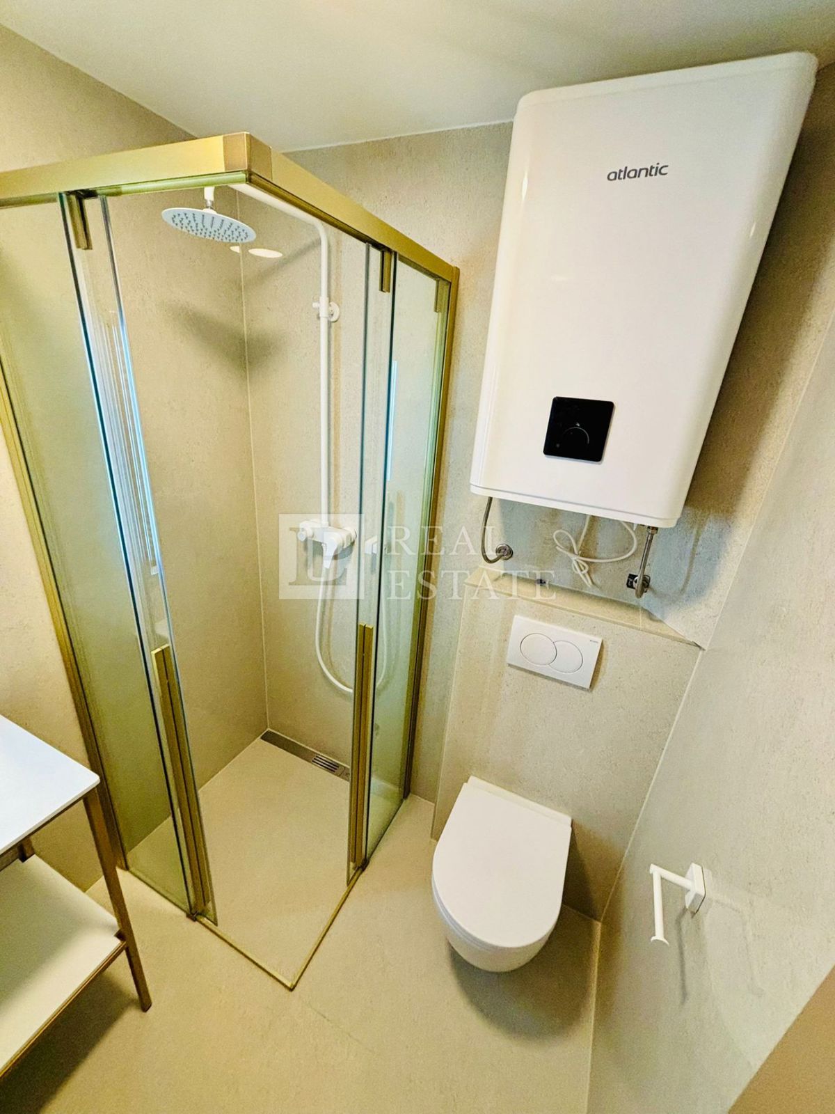 CRIKVENICA - lussuoso appartamento con balcone in un moderno edificio di nuova costruzione