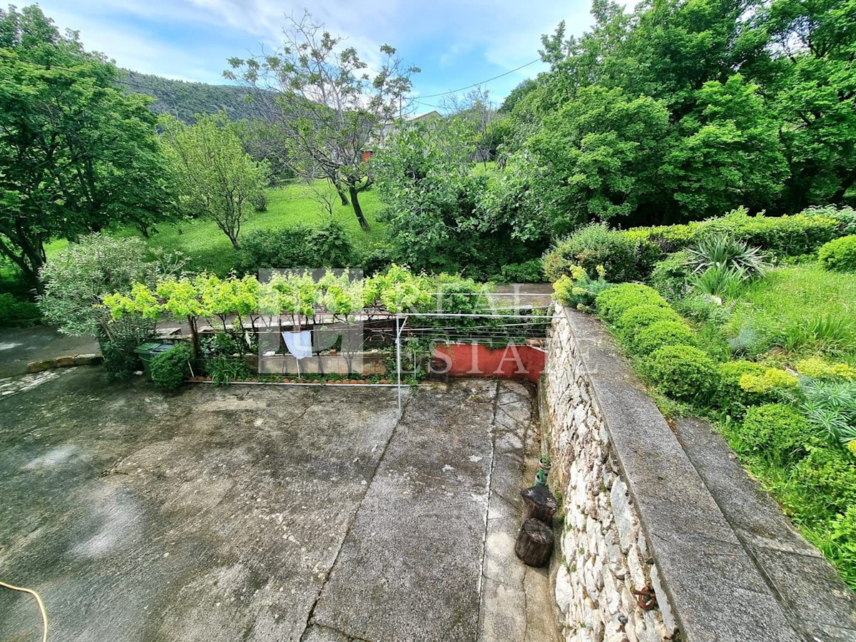 BRIBIR - casa con quattro appartamenti su un terreno di 2400 m2