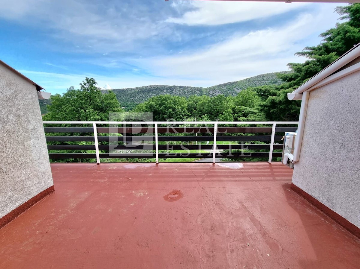 BRIBIR - casa con quattro appartamenti su un terreno di 2400 m2