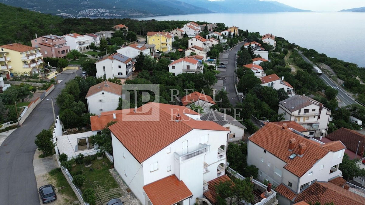 NOVI VINODOLSKI - casa spaziosa a 120 metri dal mare