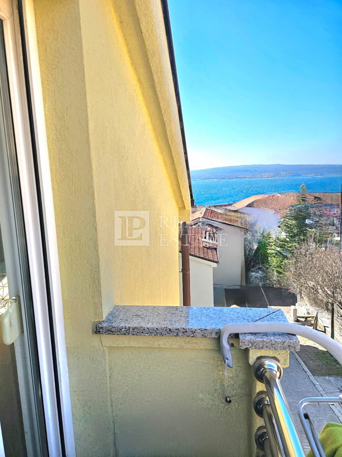 CRIKVENICA - Appartamento con 2 camere da letto e parcheggio privato