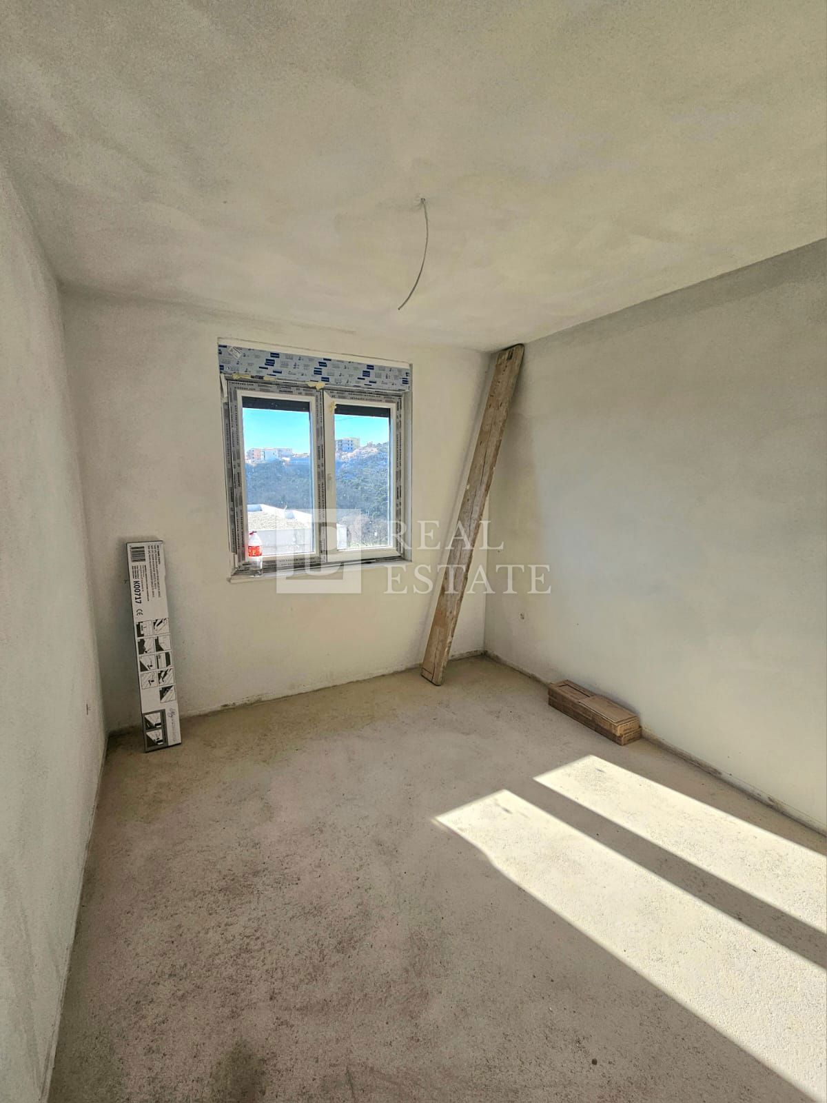 NOVI VINODOLSKI - appartamento con ampia terrazza in un moderno edificio di nuova costruzione