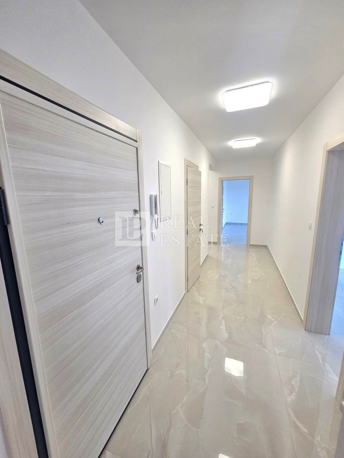 CRIKVENICA - appartamento con tre camere da letto in un lussuoso edificio nuovo