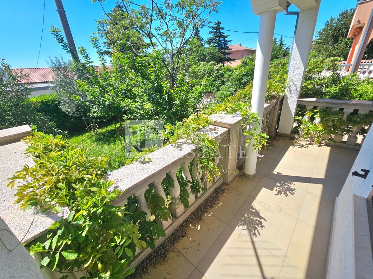 NOVI VINODOLSKI - appartamento con terrazza e giardino