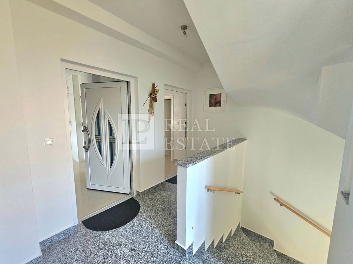 JADRANOVO - una casa unica in riva al mare