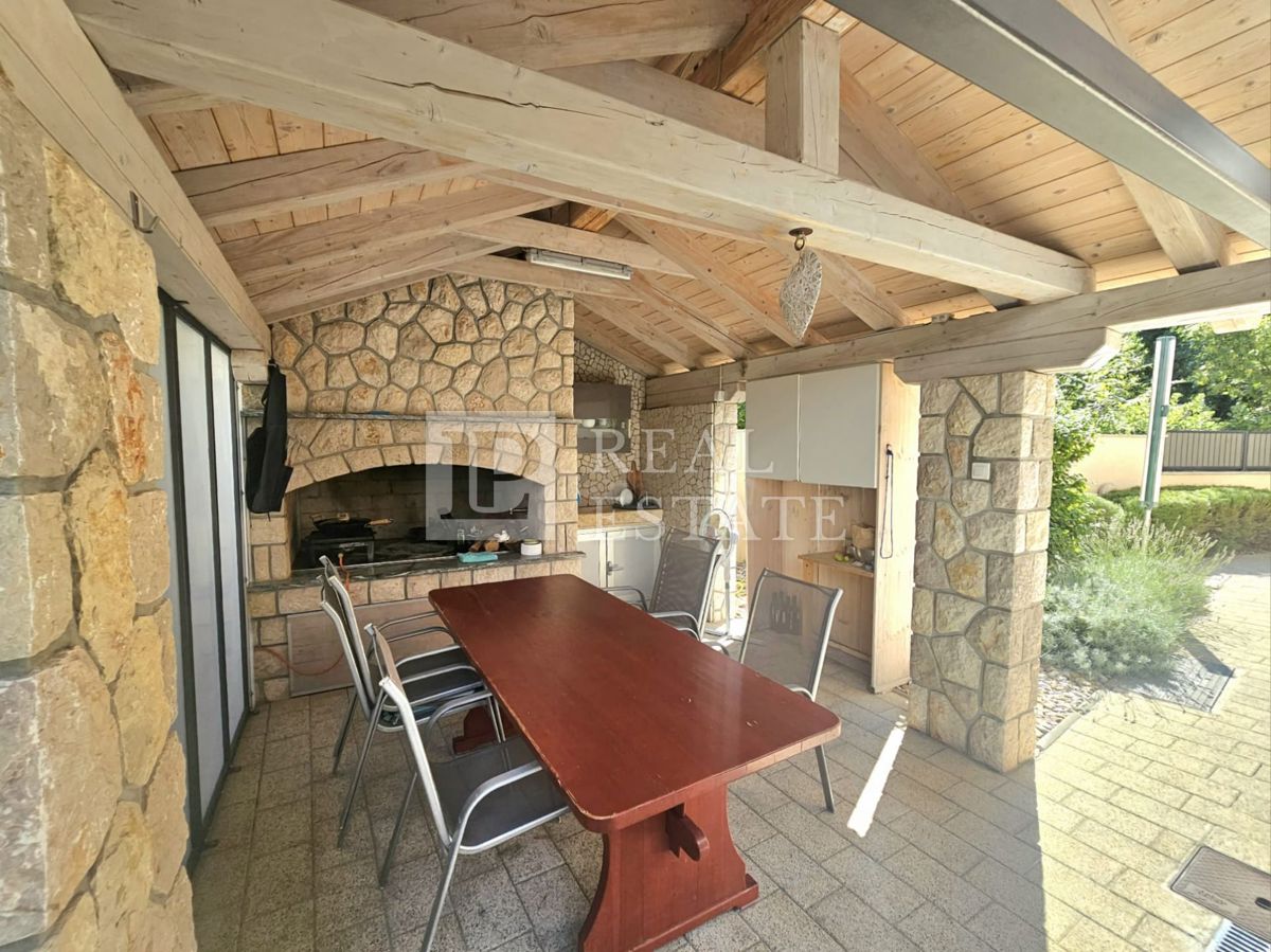 JADRANOVO - una casa unica in riva al mare