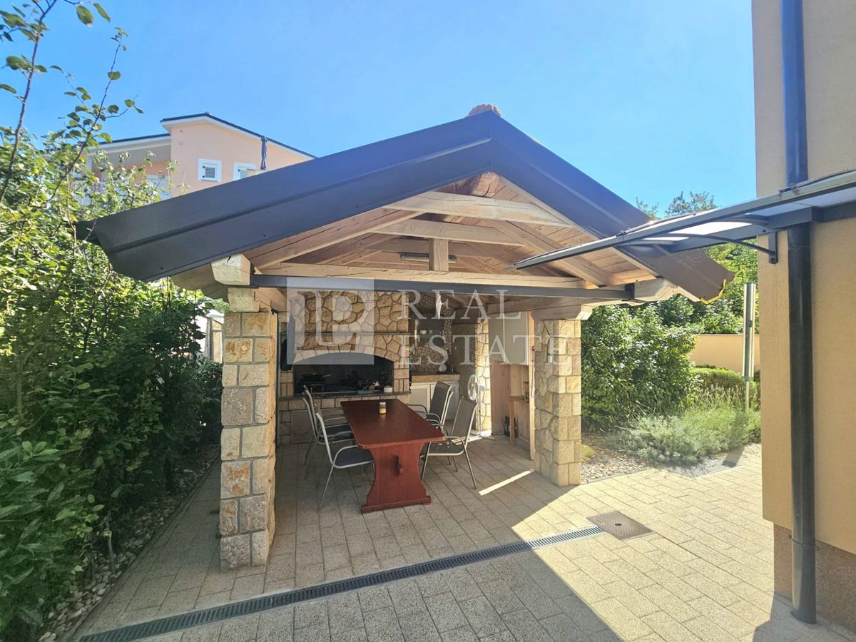 JADRANOVO - una casa unica in riva al mare