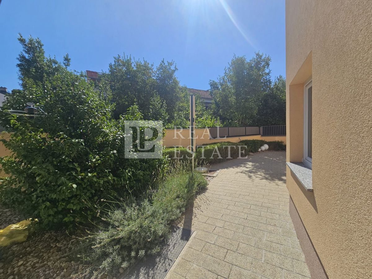 JADRANOVO - una casa unica in riva al mare
